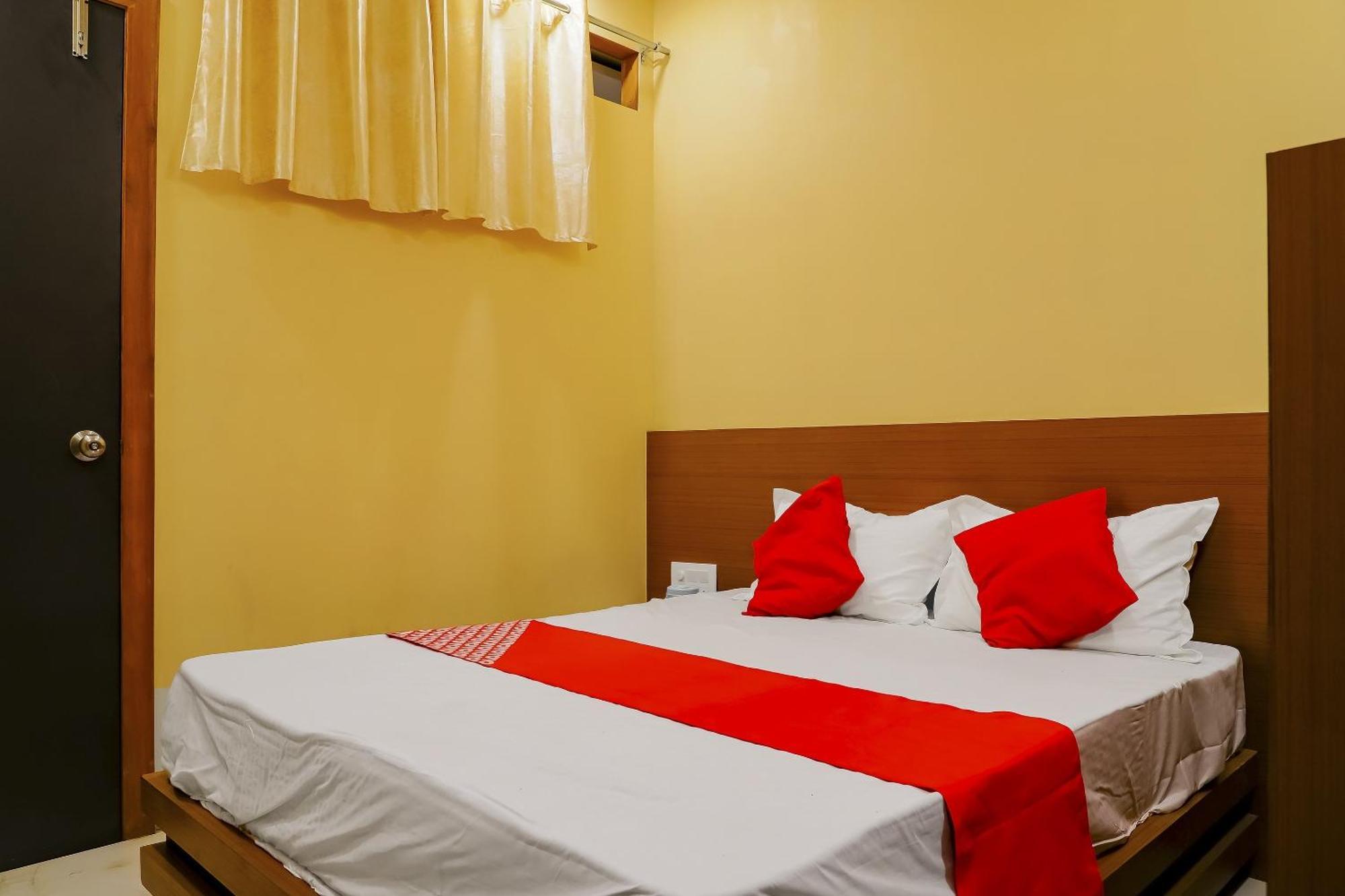 Oyo Hotel Shree Krishna Inn Rooms Surat Ngoại thất bức ảnh