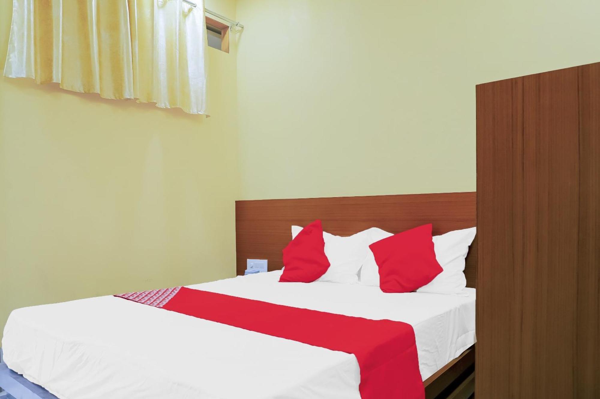 Oyo Hotel Shree Krishna Inn Rooms Surat Ngoại thất bức ảnh